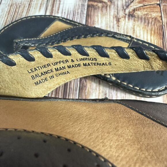 BORN Sandals Womens Size 6 Blue Leather Flip Flops Thongs Flats Casual Shoes - Picture 11 of 11